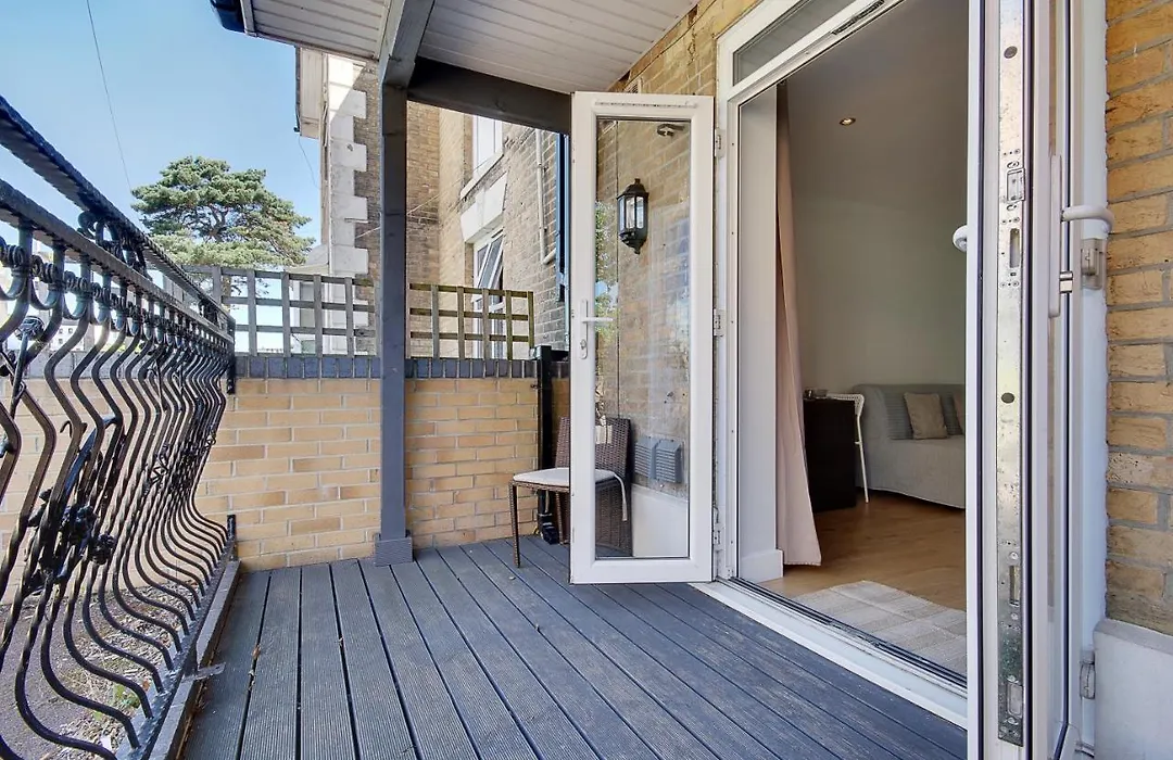 Turay Court Holiday Apartments-1